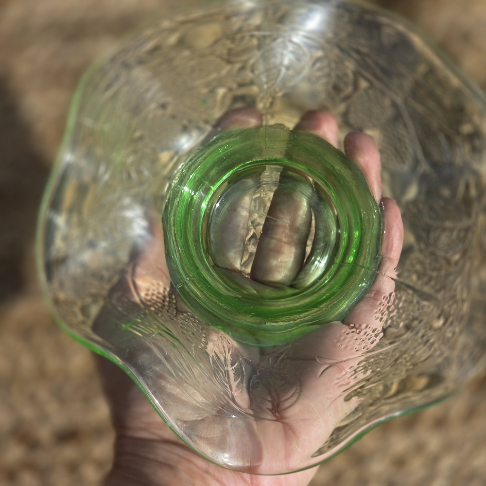 Vintage green uranium Glass Bowl - Picture 3 of 4
